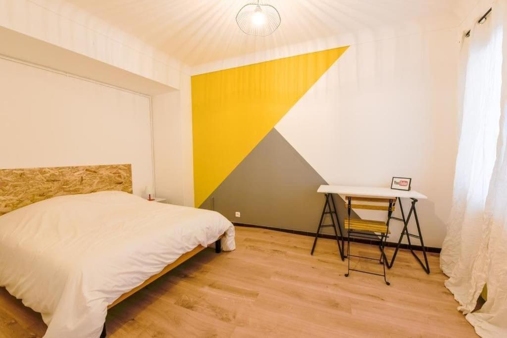 Charmant Logement Plein Pied Au Coeur Du Village Castelculier Ngoại thất bức ảnh