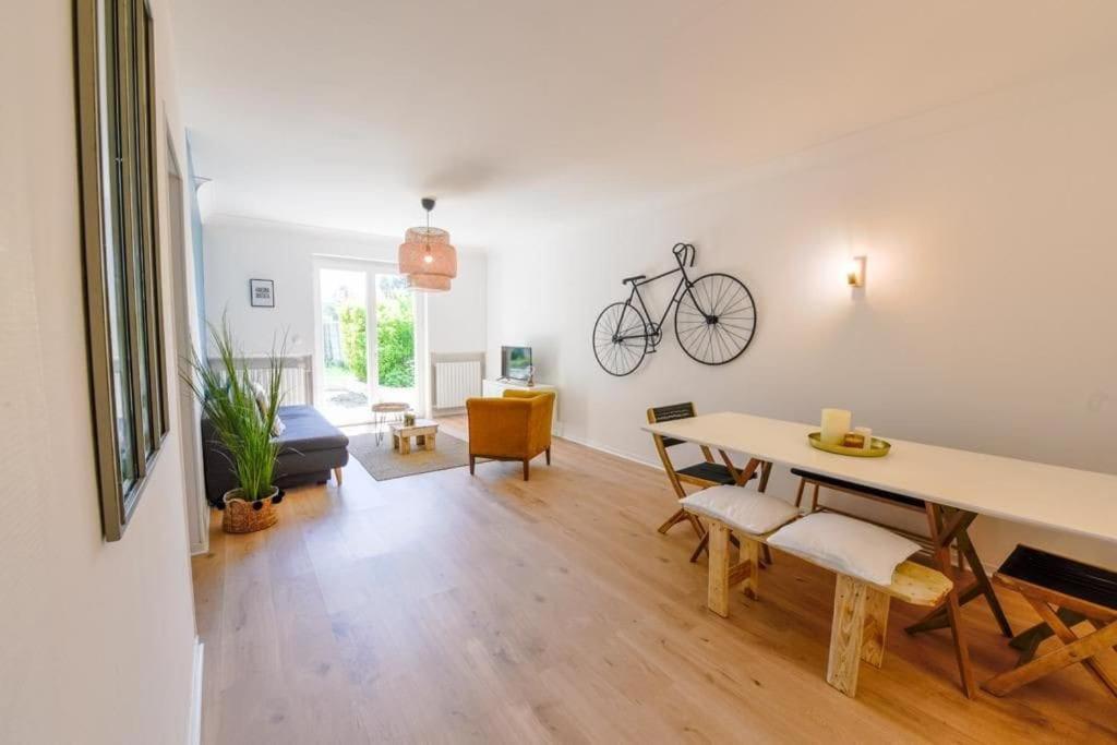 Charmant Logement Plein Pied Au Coeur Du Village Castelculier Ngoại thất bức ảnh