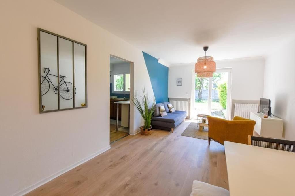 Charmant Logement Plein Pied Au Coeur Du Village Castelculier Ngoại thất bức ảnh