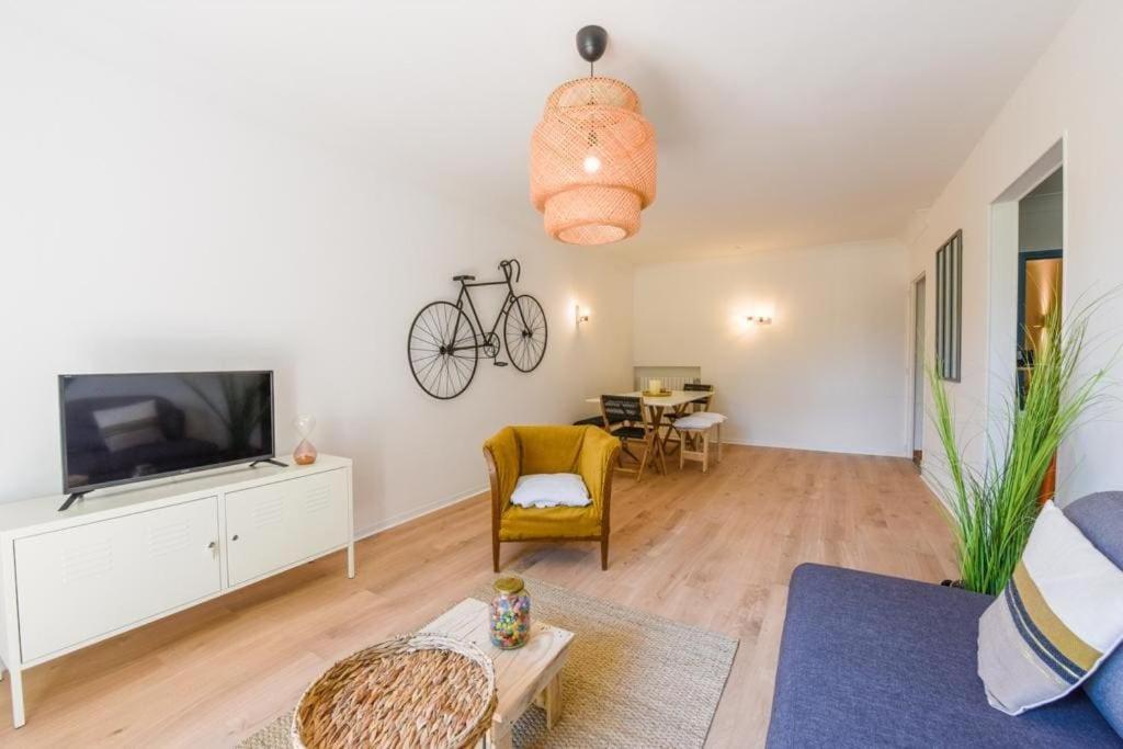 Charmant Logement Plein Pied Au Coeur Du Village Castelculier Ngoại thất bức ảnh